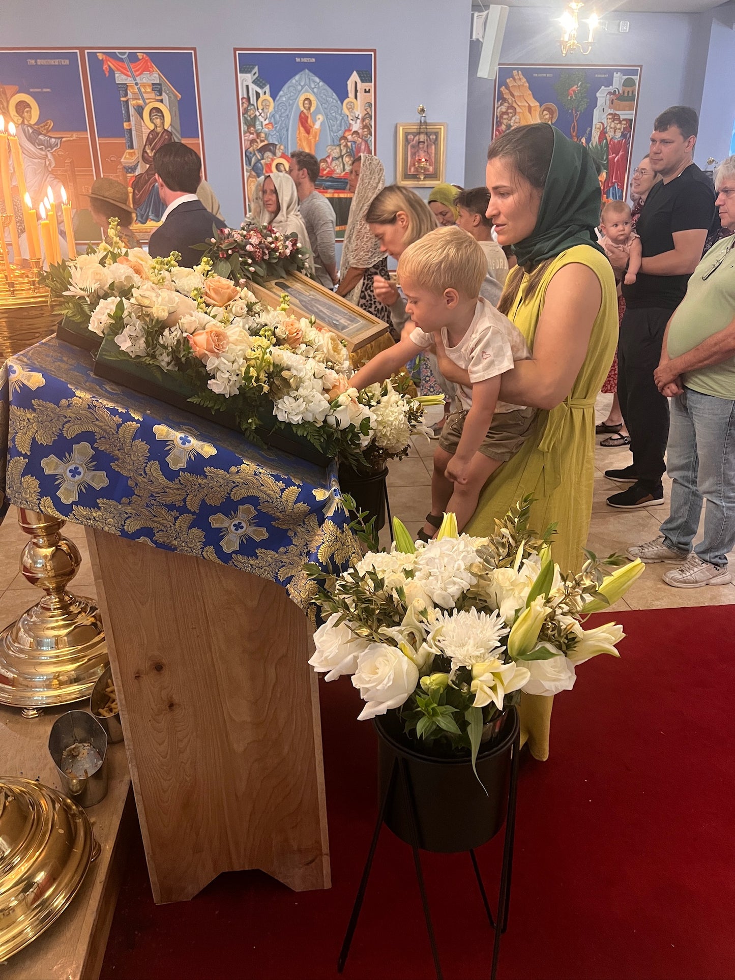 Central Church Candle Stand